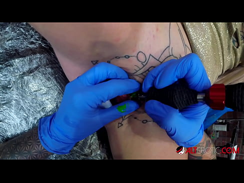 ❤️ An hottie thar a bheith tattooed Sully Savage fuair tattoo ar a clitoris ❤️ Super porn uainn ga.hentaibar-com.ru ❌️