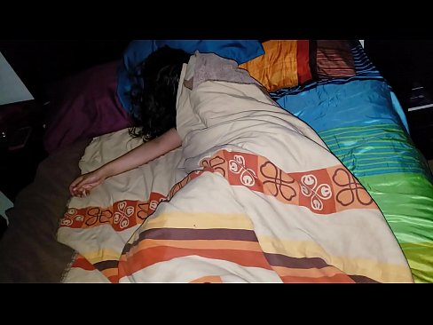 ❤️ Stepson ag bualadh lena leasmháthair óg agus í ina codladh. ❤️ Super porn uainn ga.hentaibar-com.ru ❌️